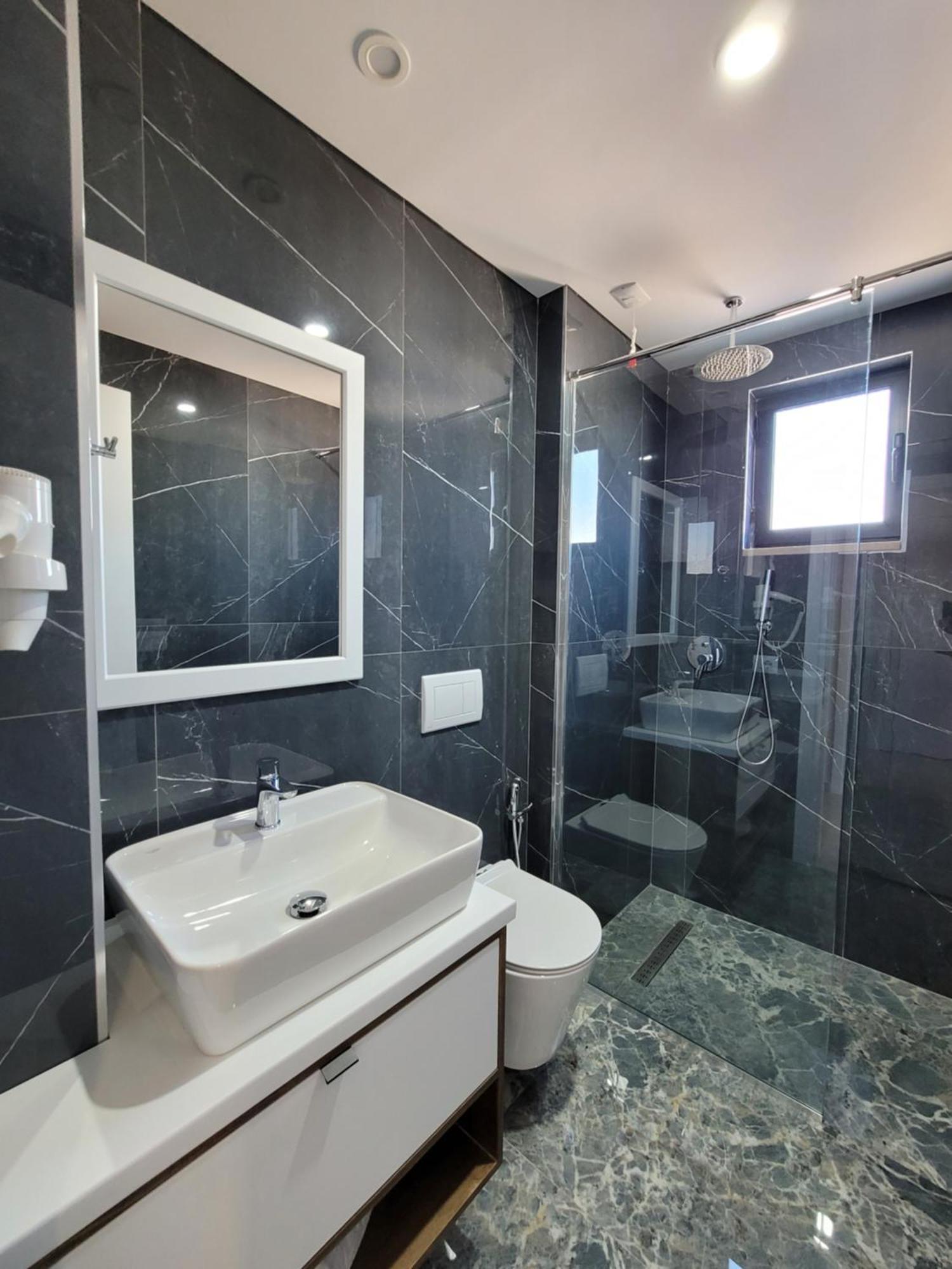 Prestige Hotel Ksamil Extérieur photo